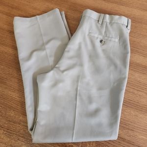 Hagger Men's Cool 18 Hidden Comfort Waist Plain Front Pant in Khaki